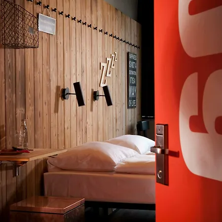 Hostel Generator Mitte